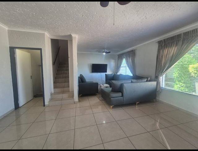 3 BEDROOM TOWNHOUSE FOR SALE IN BRACKENHURST